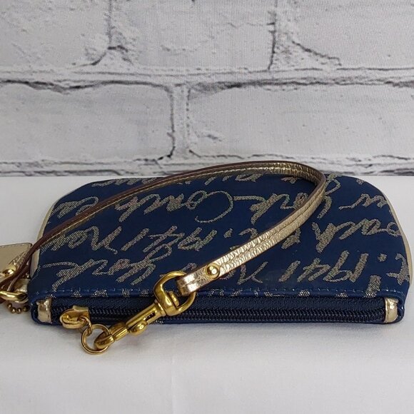 'COACH' 'POPPY' SIGNATURE SCRIPT LUREX JACQUARD WRISTLET NAVY BLUE/GOLD - Picture 7 of 15